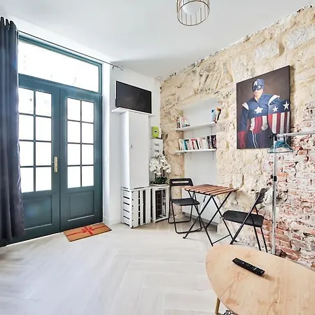 Apartamento 2.typical Parisian Studio In Le Marais París